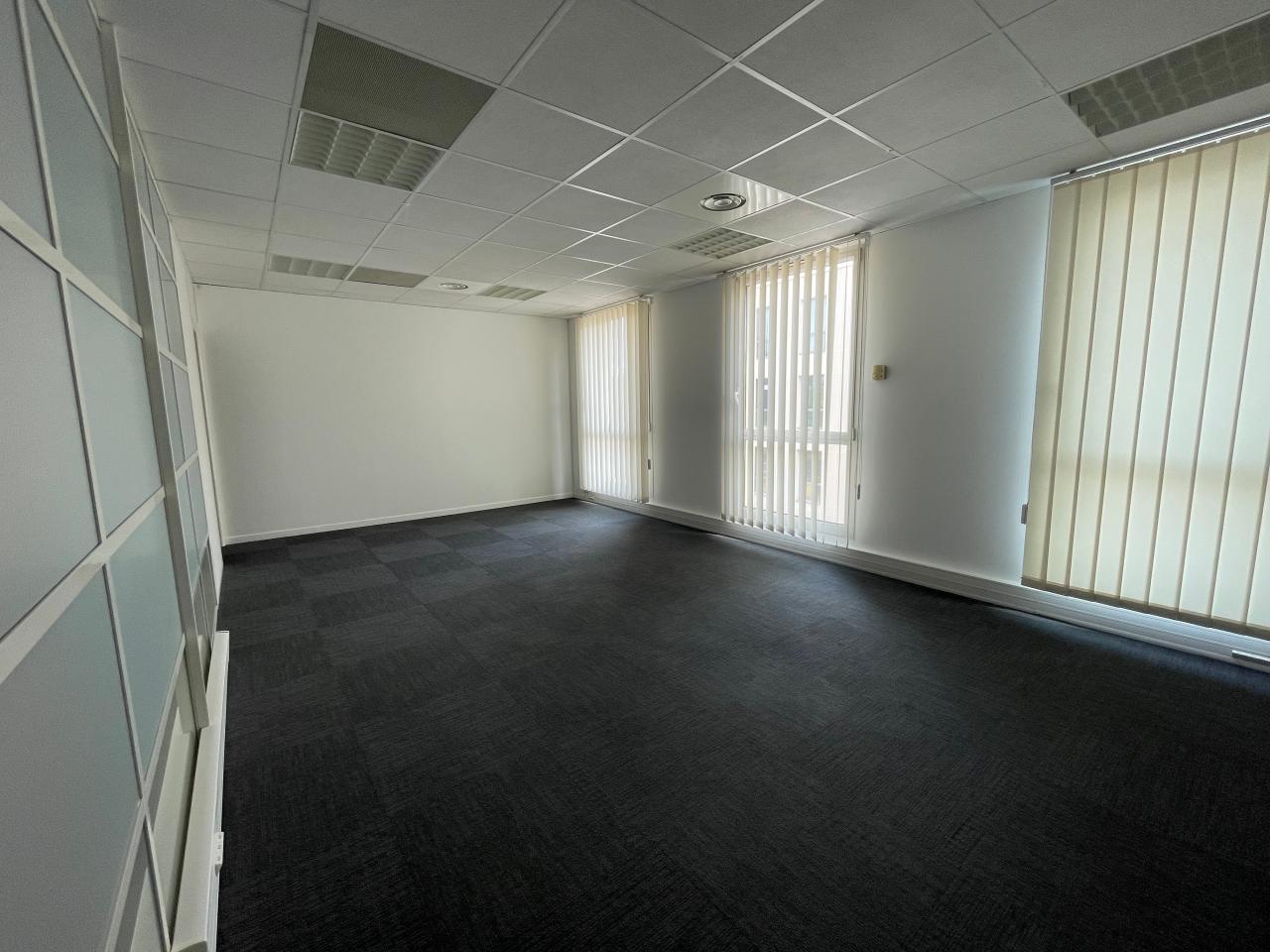 Bureau Aix-en-Provence 301m² Location bureau Aix-en-Provence Bouches-du-Rhône OLBUR2530639 12